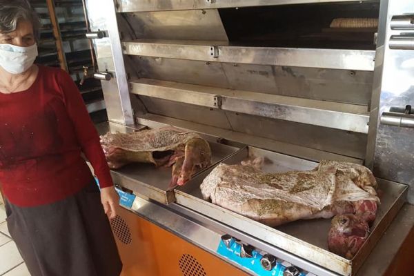 Στην ταβέρνα «Ο Κρητικός»