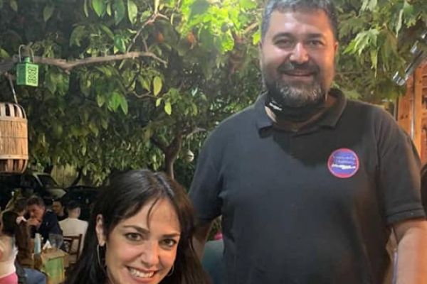 Στην ταβέρνα «Ο Κρητικός»