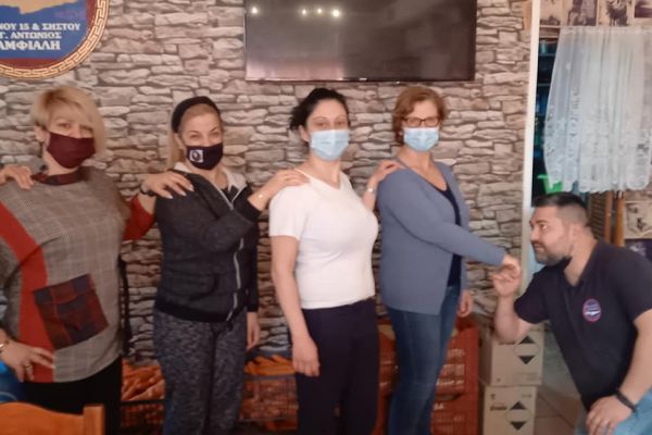 Στην ταβέρνα «Ο Κρητικός»