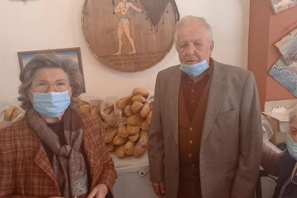 Στην ταβέρνα «Ο Κρητικός»