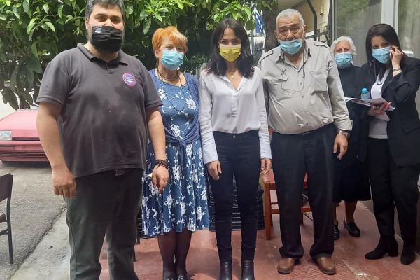 Στην ταβέρνα «Ο Κρητικός»