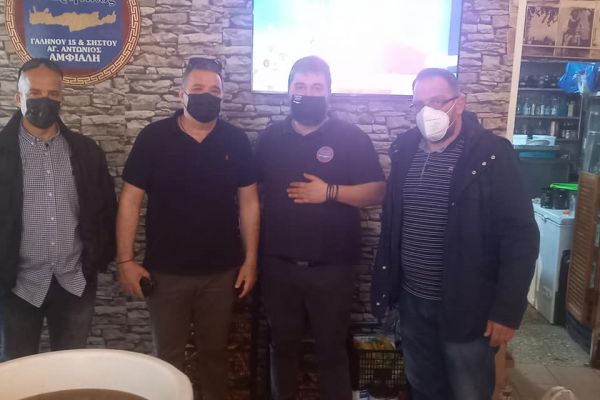 Στην ταβέρνα «Ο Κρητικός»