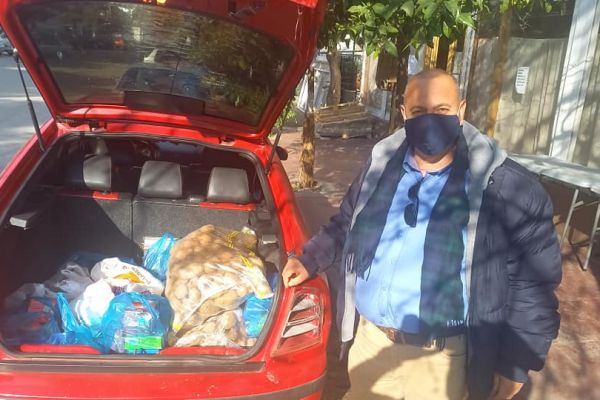 Στην ταβέρνα «Ο Κρητικός»